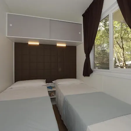 Serene By The Shore Chalet